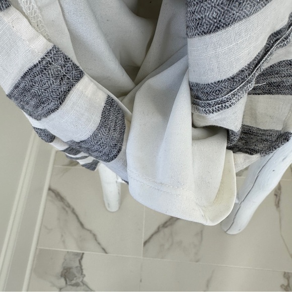 American Eagle Outfitters Gray and White Tie Back Short Sleeve Jumpsuit w Pocket - Picture 9 of 12